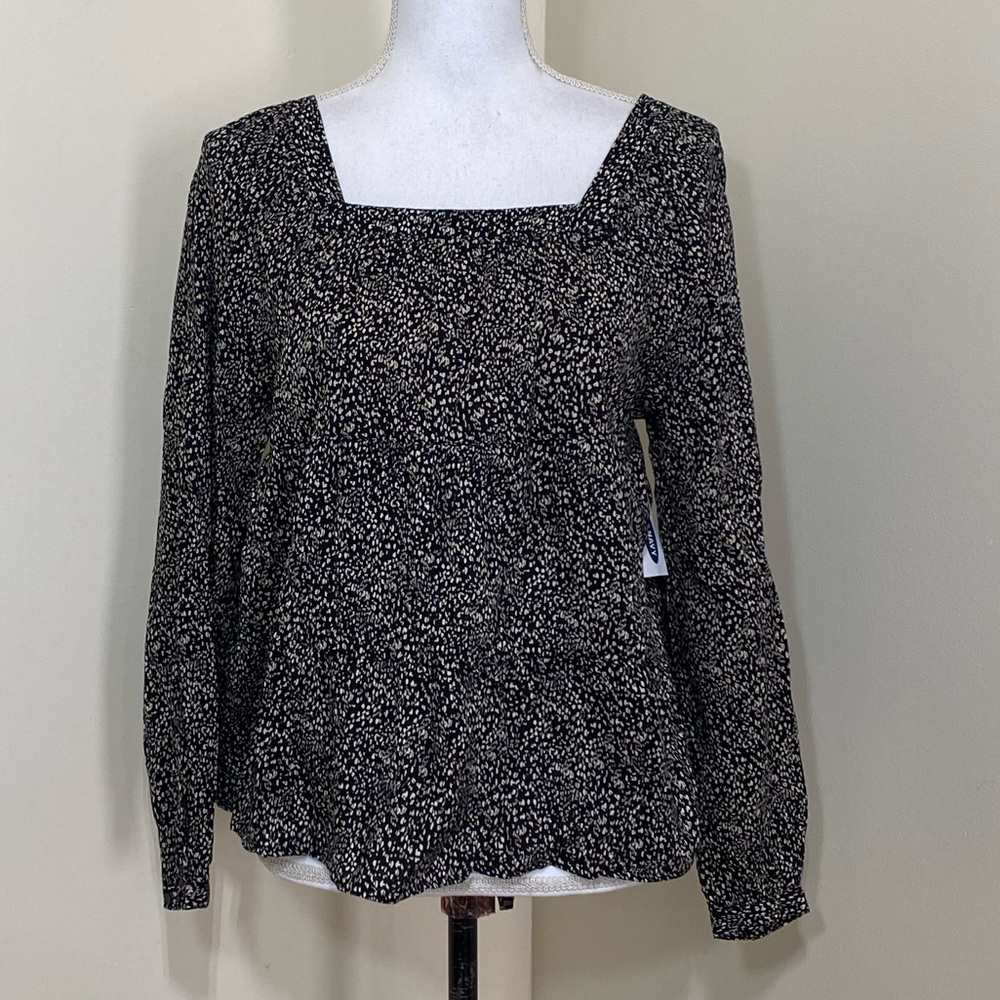 Old Navy || Woman’s long sleeve blouse size small